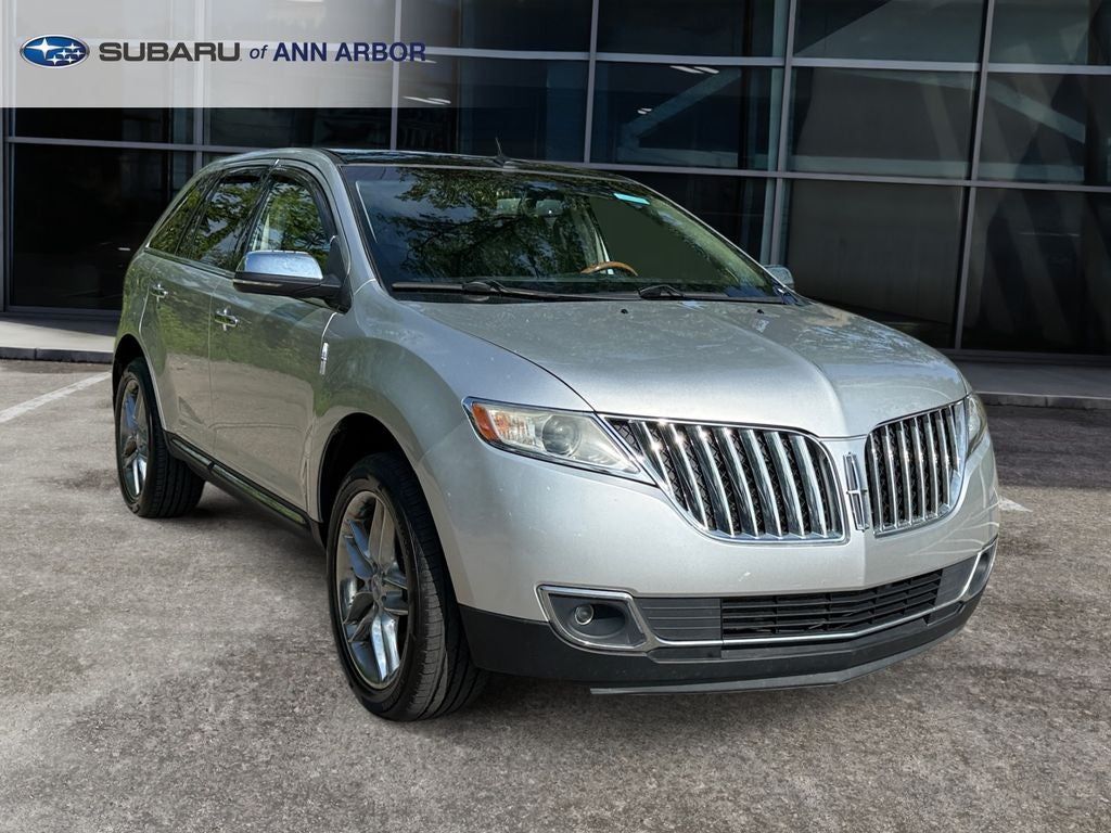 2013 Lincoln MKX Base in Ingot Silver — front three-quarter view