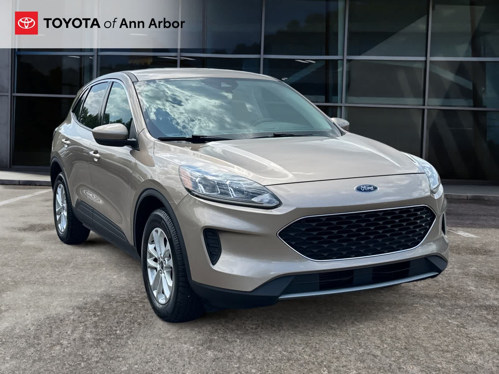 2020 Ford Escape SE in Desert Gold Metallic — front three-quarter view